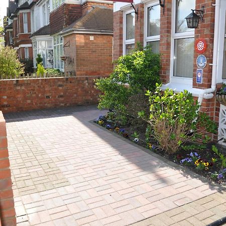 Chandos Premier Folkestone Exterior photo