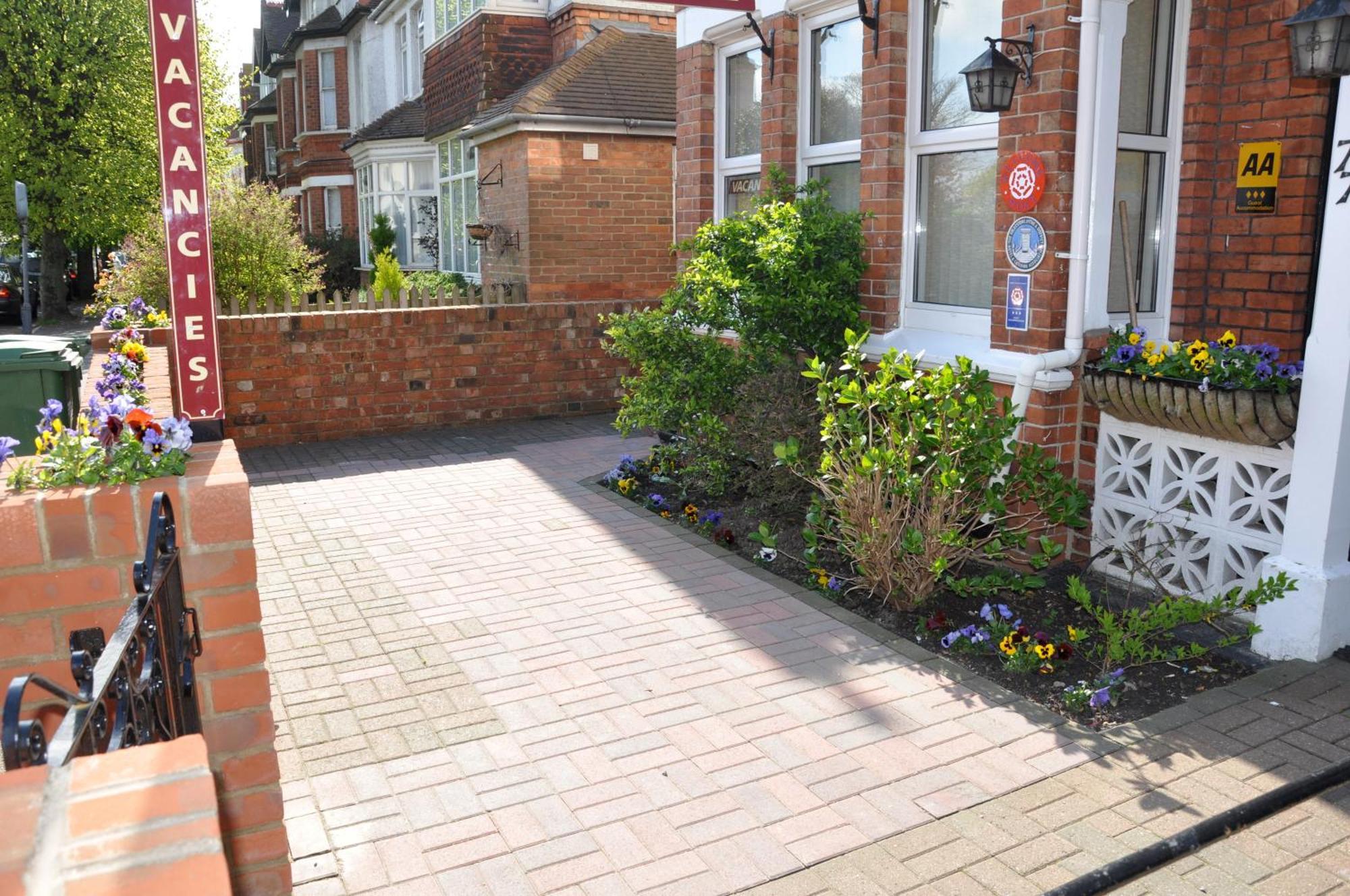 Chandos Premier Folkestone Exterior photo