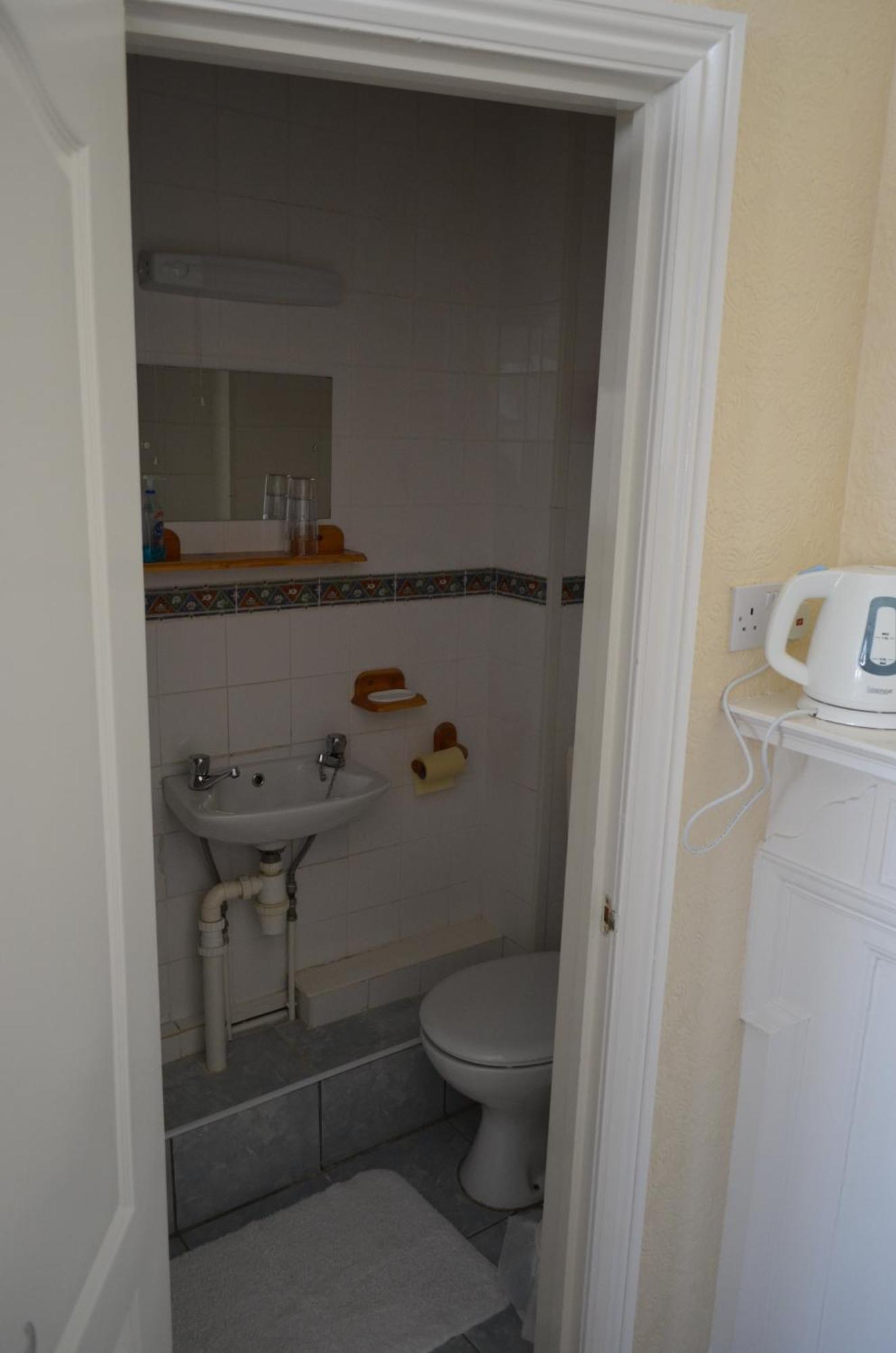 Chandos Premier Folkestone Room photo