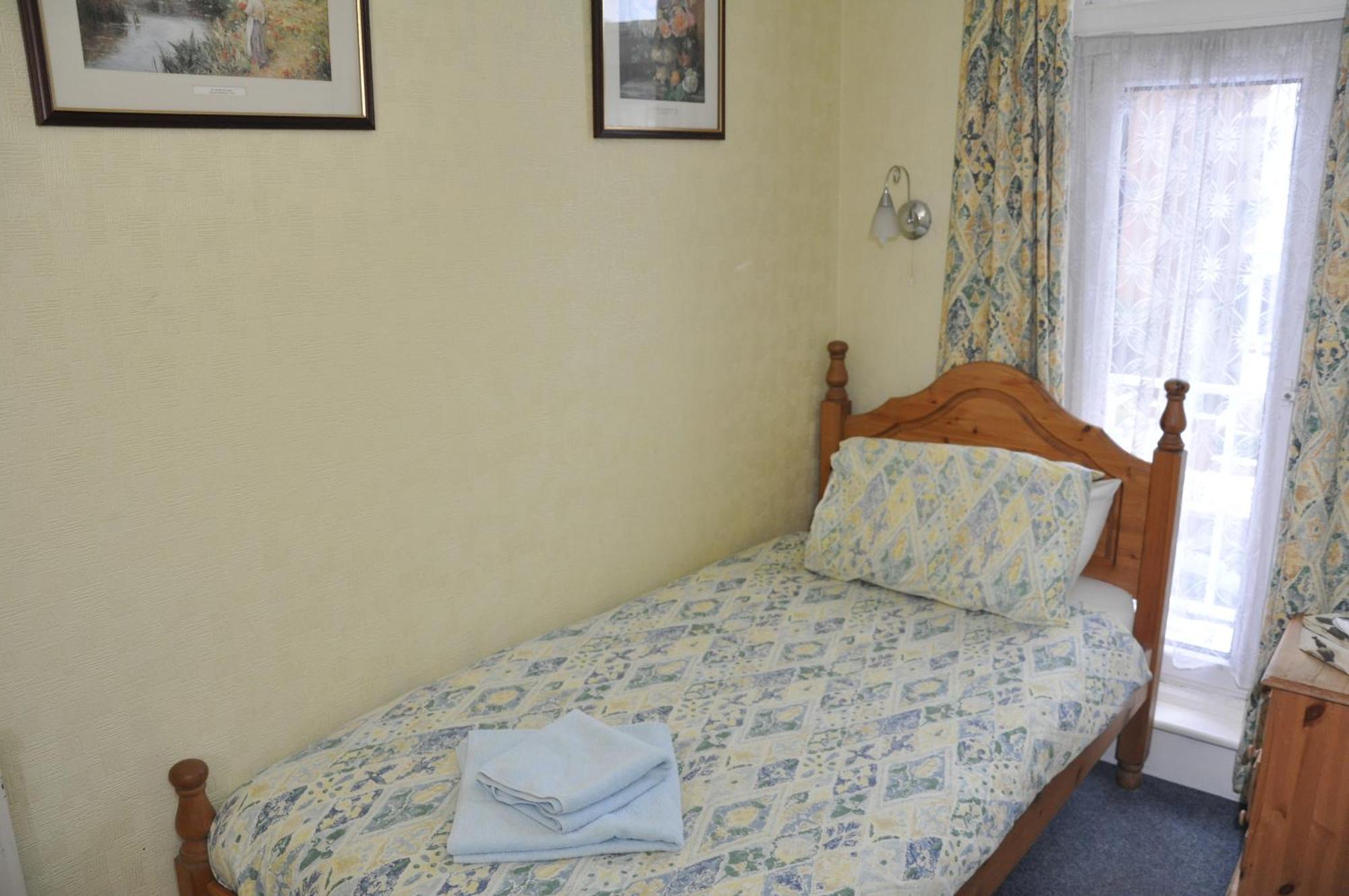 Chandos Premier Folkestone Room photo